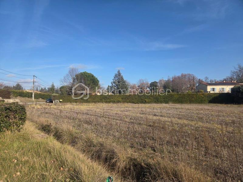 Terrain - 1 700 m²