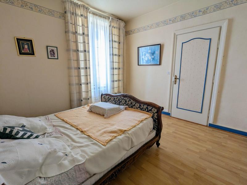 Maison - 201 m² - 6 pièces