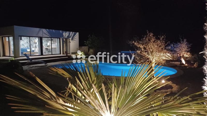 Maison - 470 m² - 10 pièces