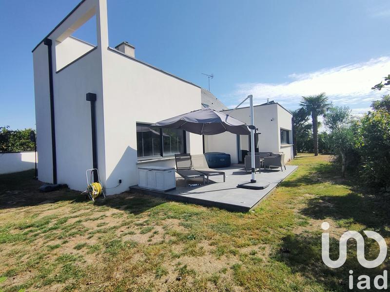 Maison - 206 m² - 7 pièces