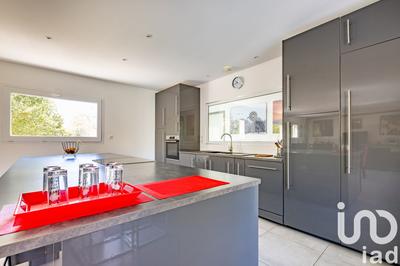 Maison - 247 m² - 7 pièces