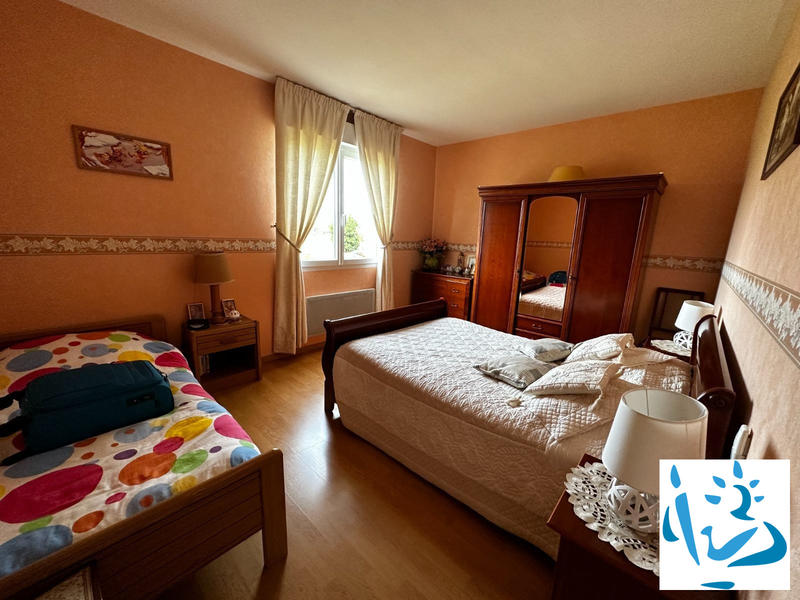 Maison - 187 m² - 8 pièces