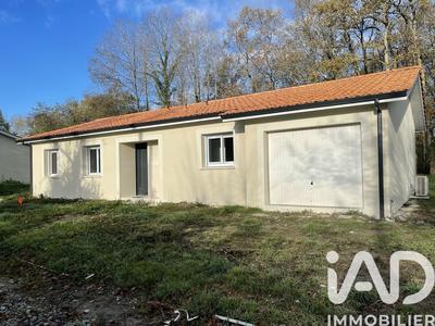 Maison - 99 m² - 4 pièces