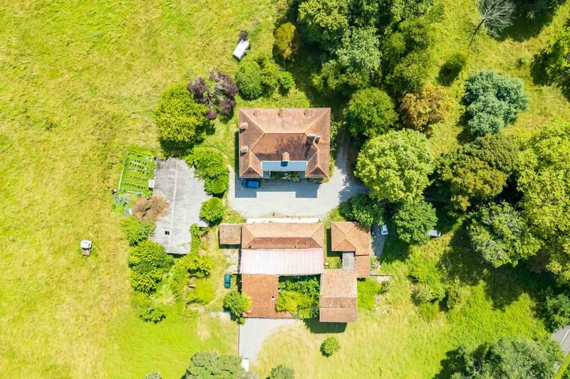 Maison - 545 m² - 12 pièces