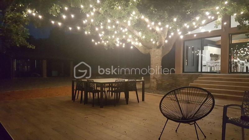 Propriété - 237 m² - 8 pièces