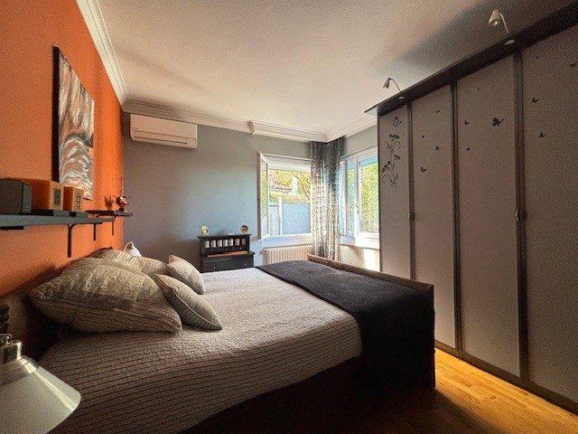 Maison - 204 m² - 9 pièces