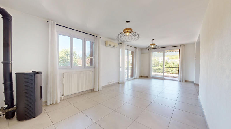 Appartement - 90 m² - 4 pièces