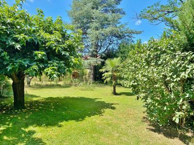 Maison - 210 m² - 7 pièces