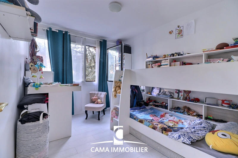 Appartement - 97 m² - 5 pièces