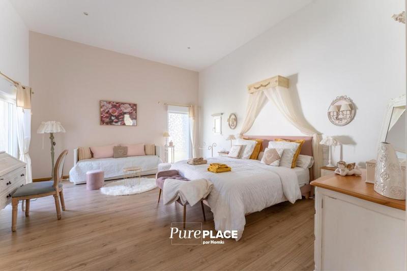 Maison - 270 m² - 7 pièces