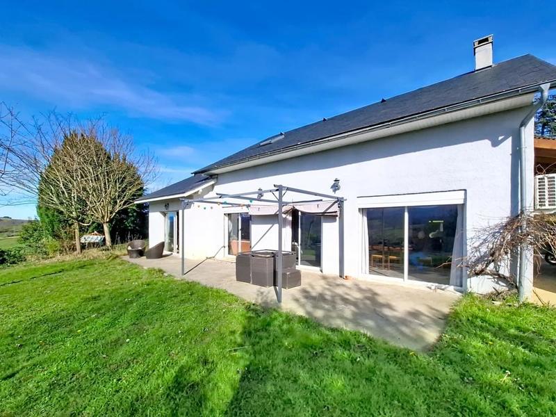 Maison - 171 m² - 7 pièces