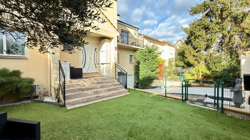 Maison - 261 m² - 6 pièces