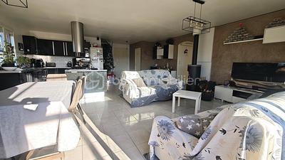 Maison - 105 m² - 5 pièces