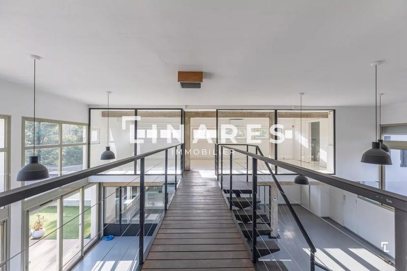 Local d'activités - 231 m² - 4 pièces