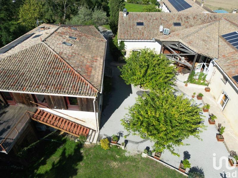 Local commercial - 1 828 m²