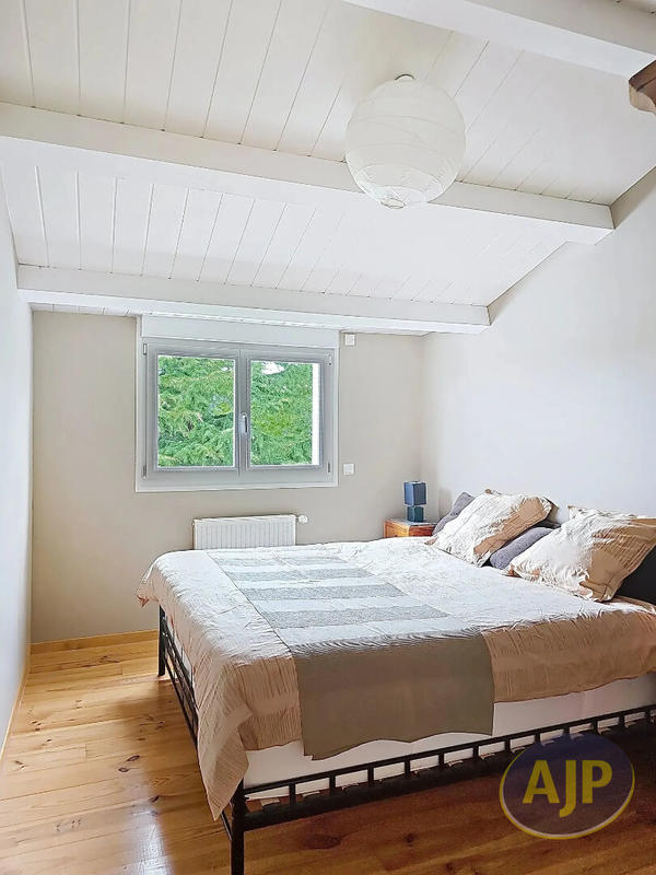 Maison - 189 m² - 8 pièces