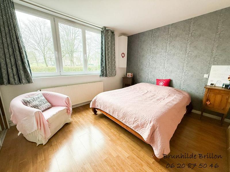 Maison - 225 m² - 9 pièces