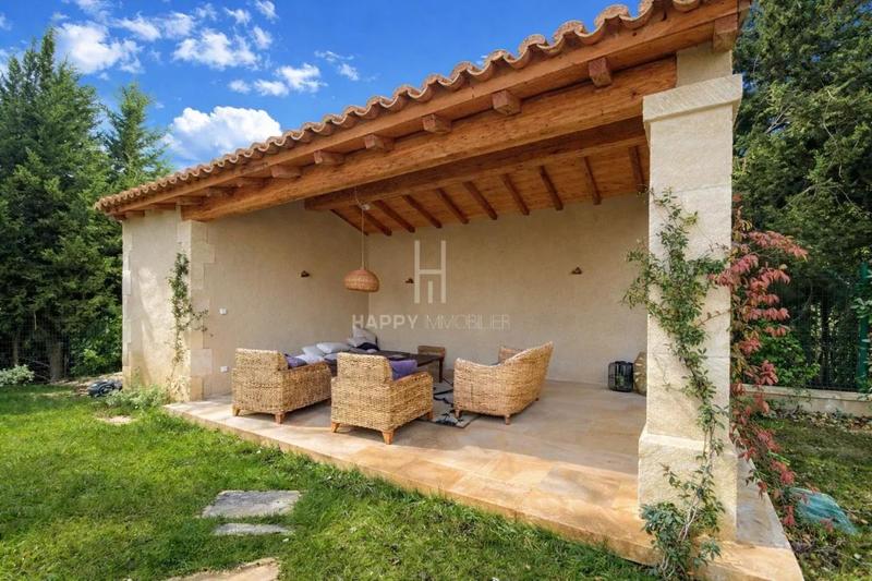 Maison - 290 m² - 9 pièces