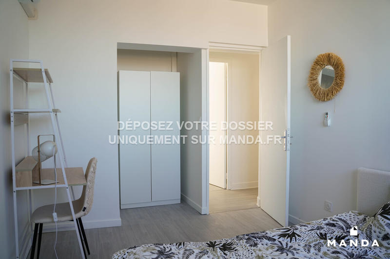 Chambre - 10 m² - 7 pièces