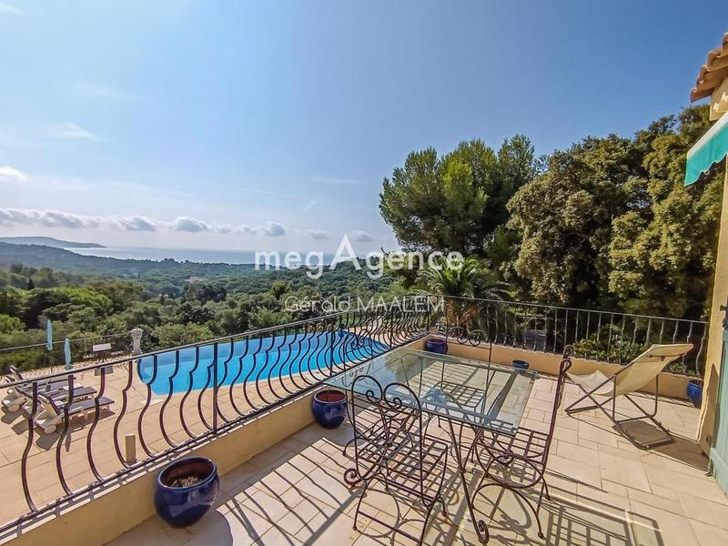 Maison - 250 m² - 7 pièces