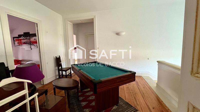 Maison - 253 m² - 10 pièces