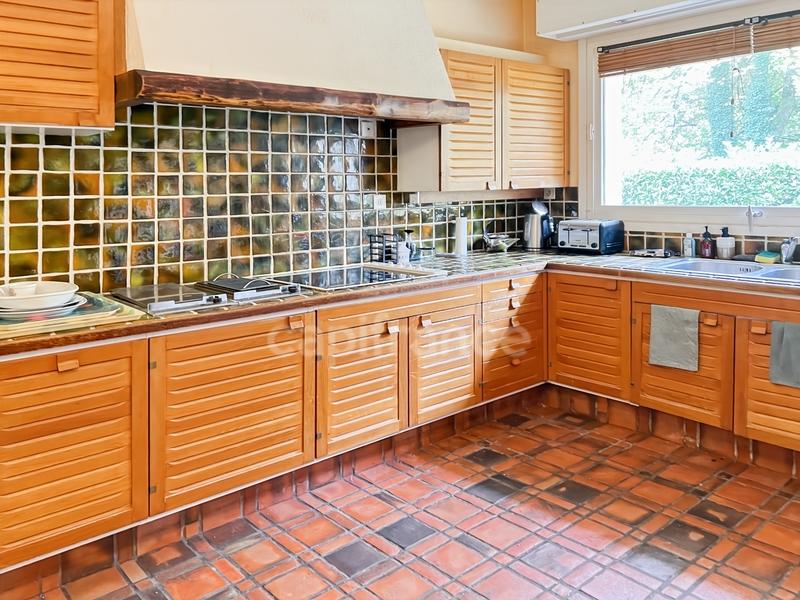 Maison - 224 m² - 7 pièces