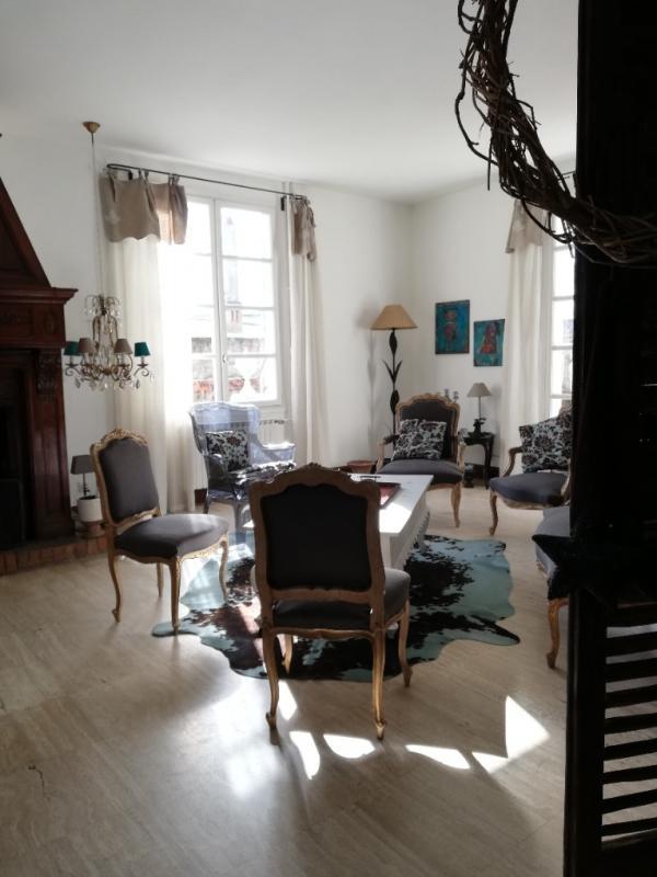 Maison - 252 m² - 9 pièces