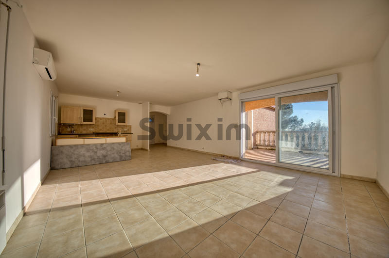 Villa - 100 m² - 5 pièces