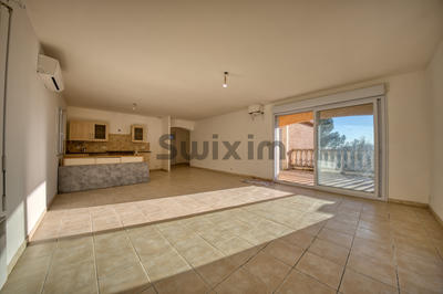 Villa - 100 m² - 5 pièces