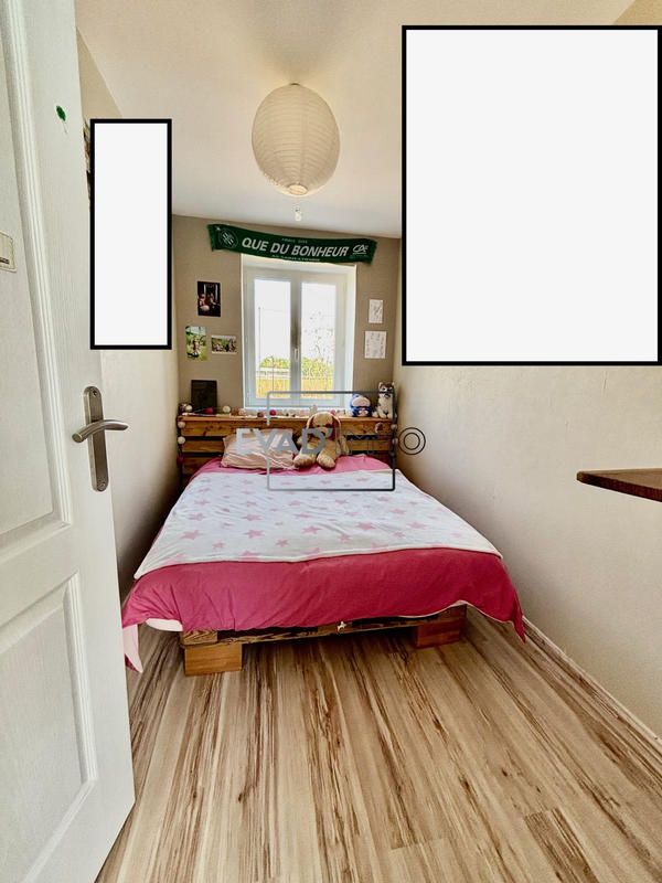 Maison - 233 m² - 7 pièces