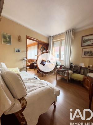 Maison - 182 m² - 10 pièces