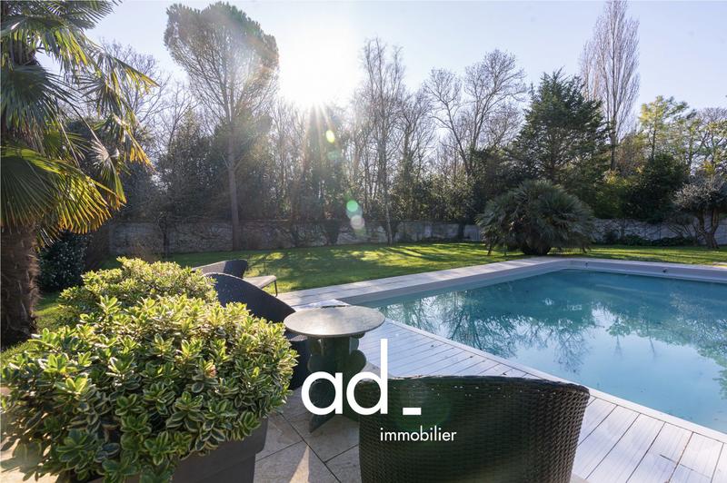 Villa - 220 m² - 5 pièces