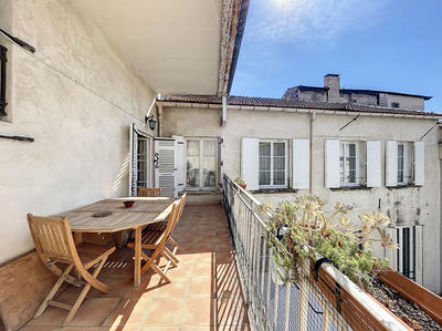 Appartement - 207 m² - 5 pièces