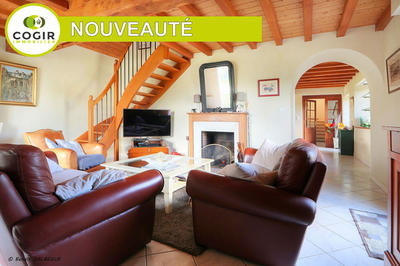 Maison - 250 m² - 8 pièces