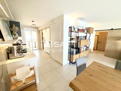 Appartement - 144 m² - 6 pièces