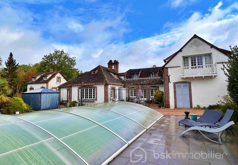 Propriété - 487 m² - 22 pièces