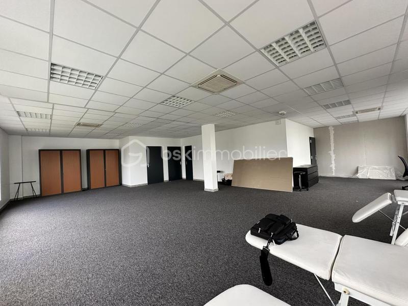 Bureau - 104 m² - 1 pièce