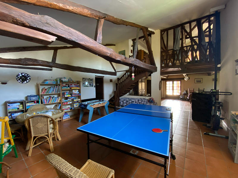 Maison - 320 m² - 12 pièces