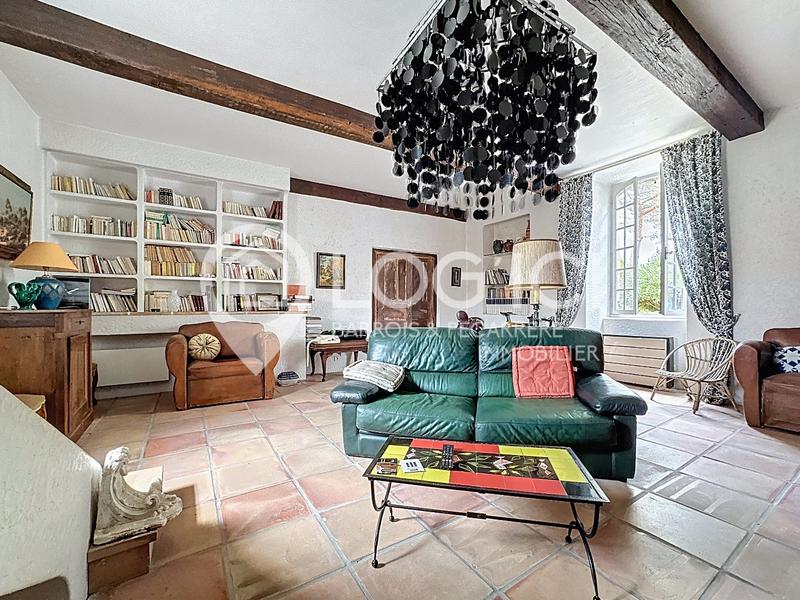 Maison - 348 m² - 13 pièces