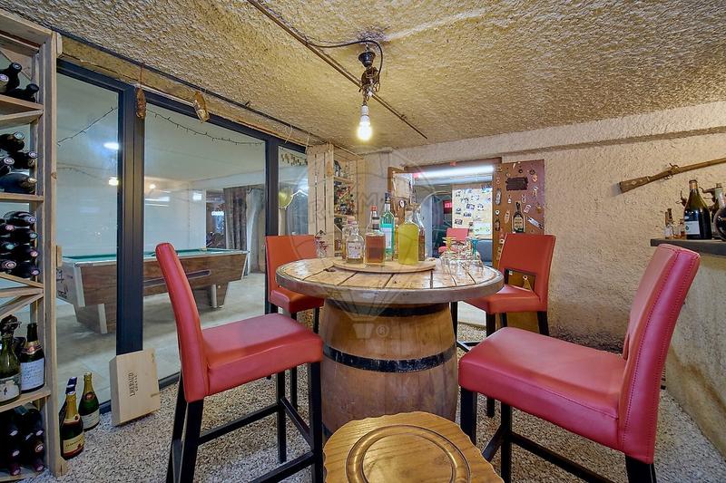 Maison - 180 m² - 6 pièces