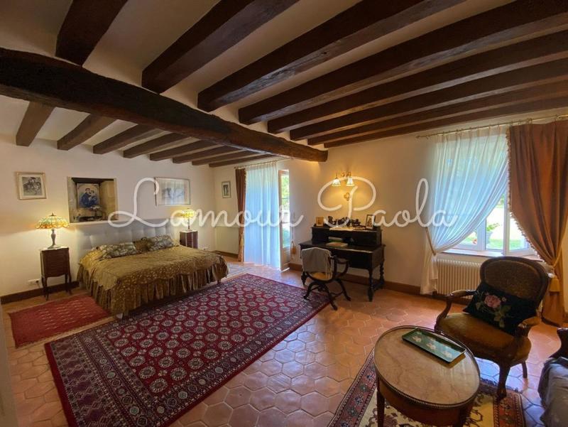 Maison - 369 m² - 10 pièces