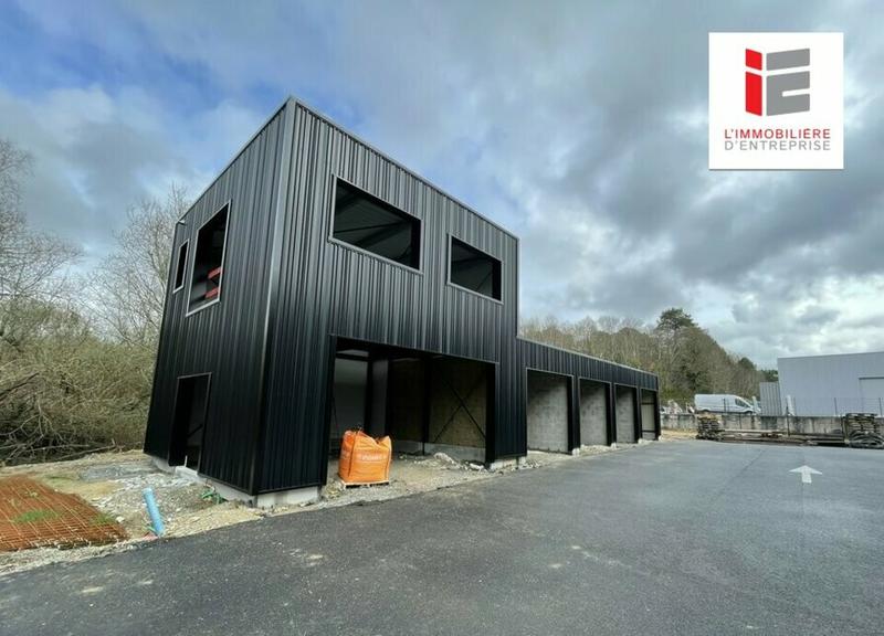 Local d'activité / Entrepôt - 224 m²