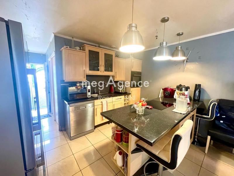 Maison - 234 m² - 8 pièces