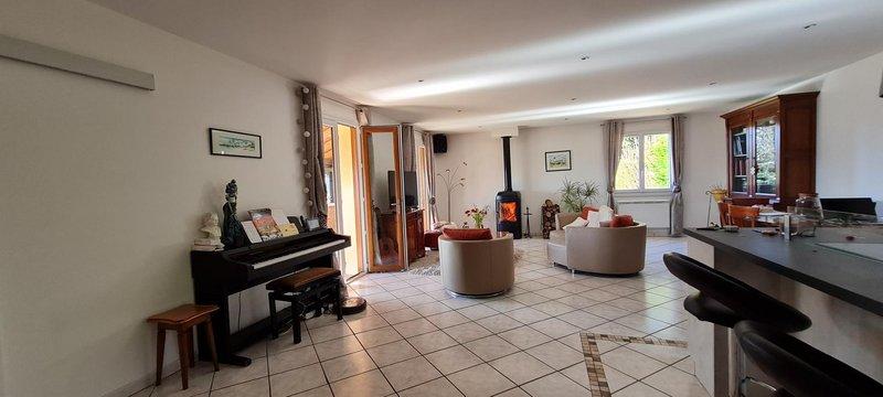 Maison - 200 m² - 10 pièces