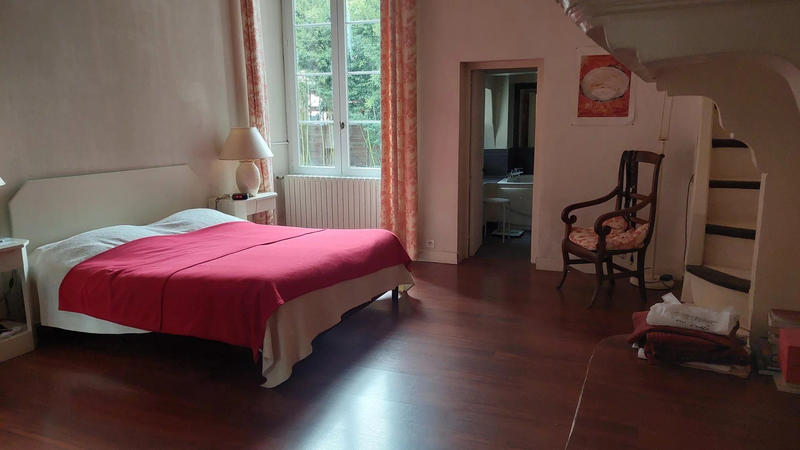 Maison traditionnelle - 341 m² - 12 pièces