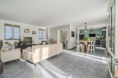 Maison - 170 m² - 8 pièces