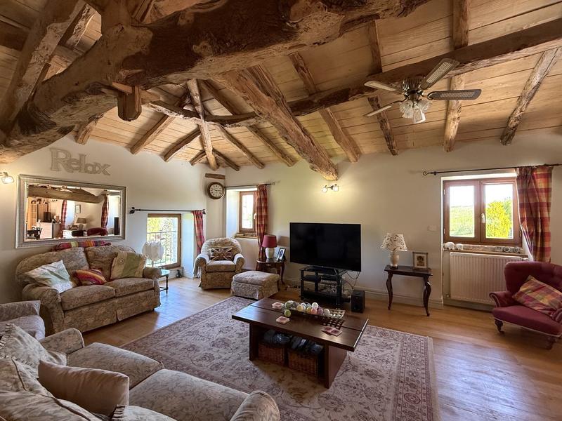 Maison - 220 m² - 6 pièces