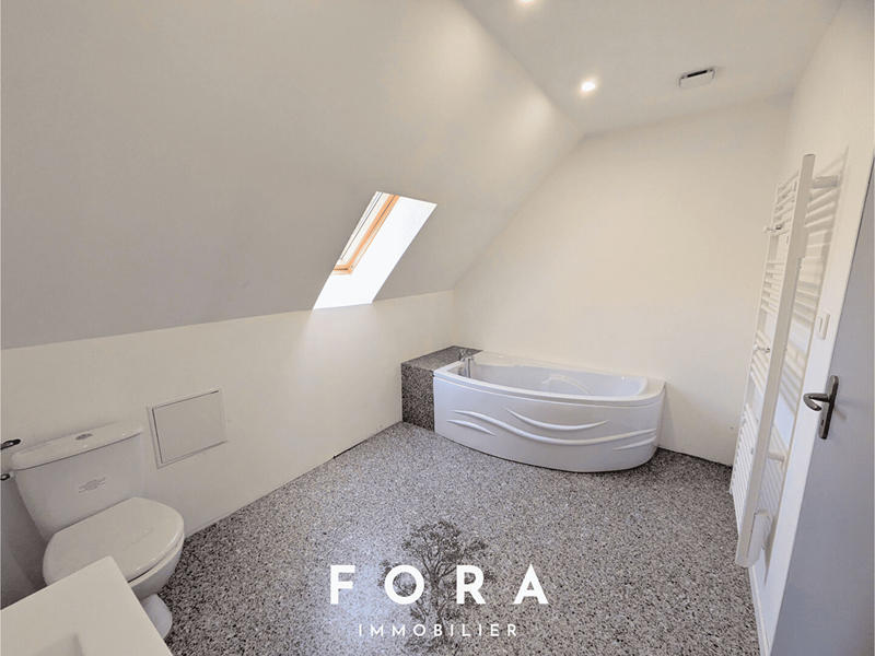 Maison - 146 m² - 7 pièces