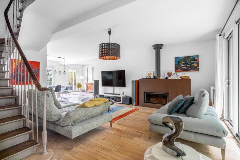 Maison - 208 m² - 7 pièces