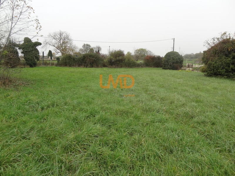 Terrain constructible - 1 827 m²